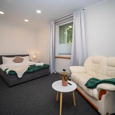 With Free Parking And Private Entrance *